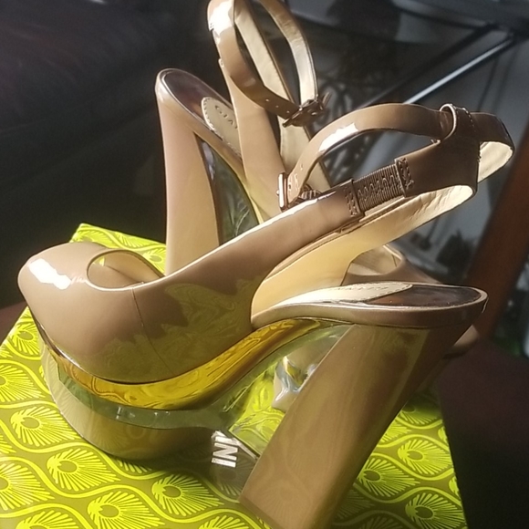 Nude Window Heel Pumps - Picture 5 of 5